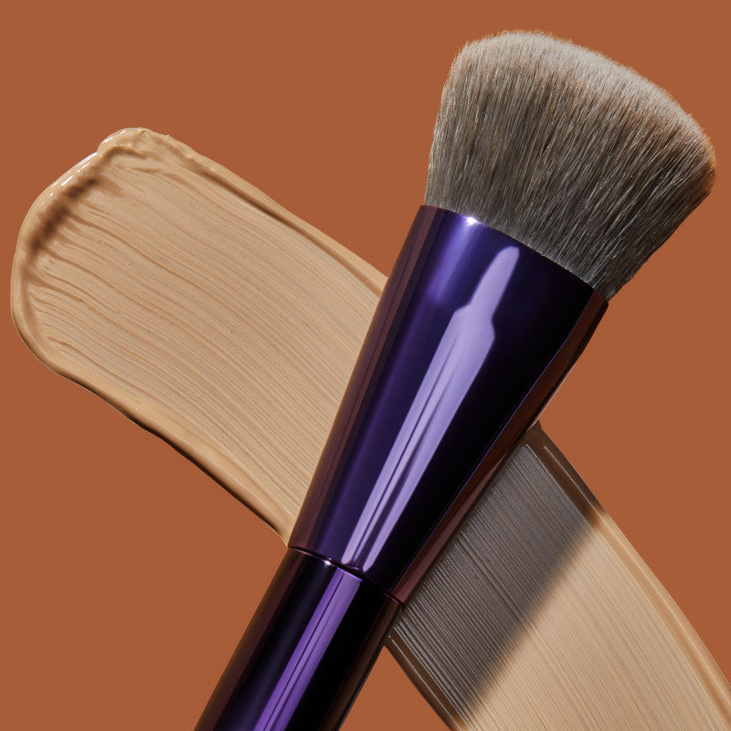 Charcoal-Infused Complexion Brush